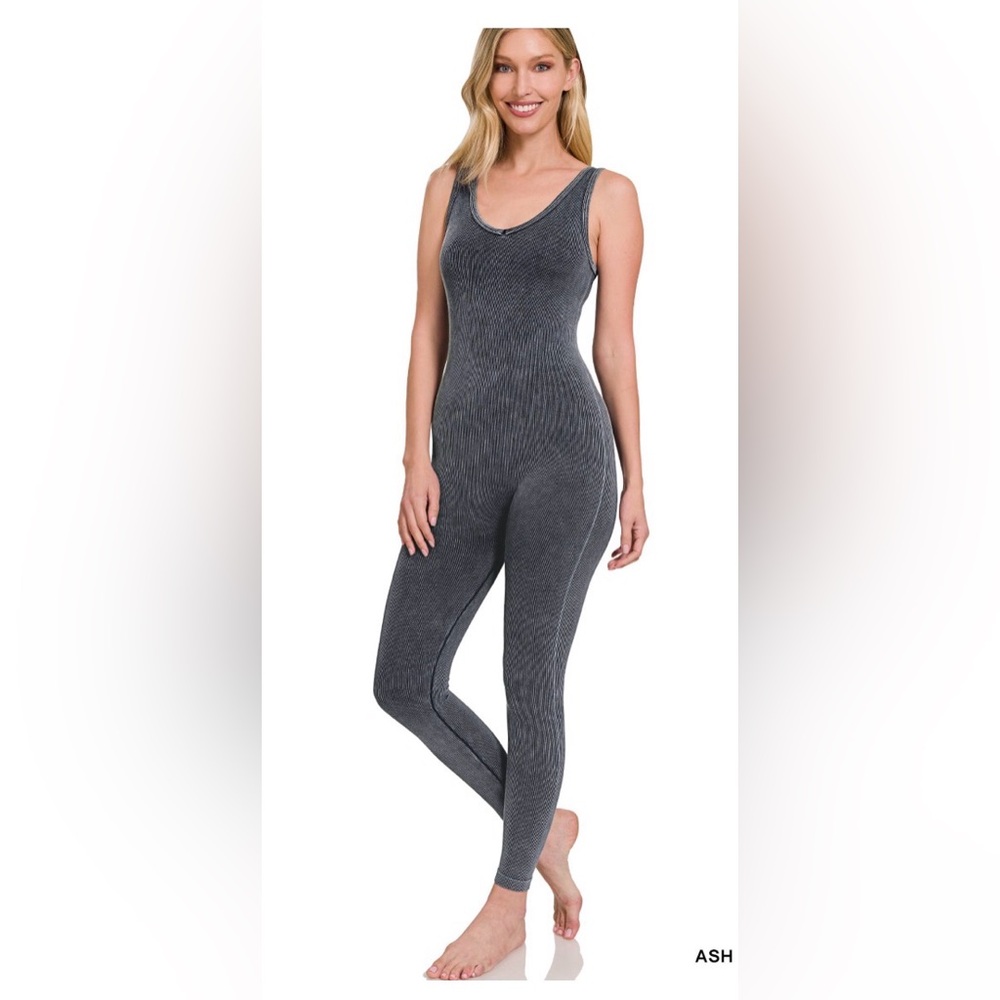 NWT Black Ribbed Sleeveless Jumpsuit L-XL stretchy can fit most s-xl